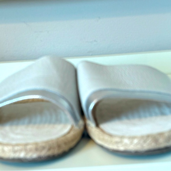 KENZIE Espadrille Flat Slide. Grayish Taupe Leather w/a Silver Accent. Size 11 - Picture 5 of 7